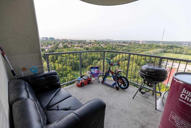 1210 - 3559 Eglinton Ave W, Condo with 2 bedrooms, 1 bathrooms and 1 parking in Toronto ON | Image 13