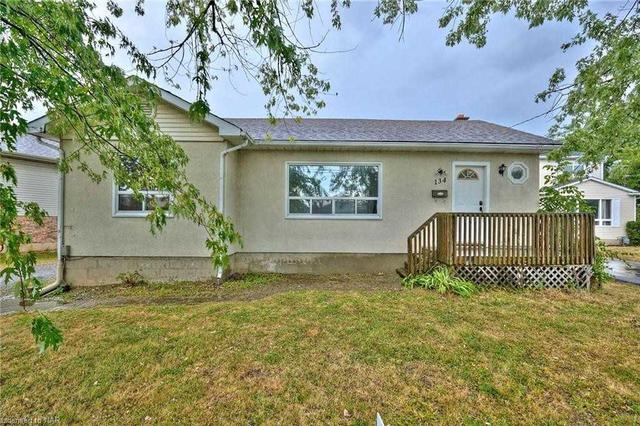 134 St. Davids Rd, House detached with 3 bedrooms, 2 bathrooms and 1 parking in St. Catharines ON | Image 1