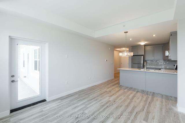 415 - 100 The Prom, Condo with 2 bedrooms, 2 bathrooms and 1 parking in Central Elgin ON | Image 6