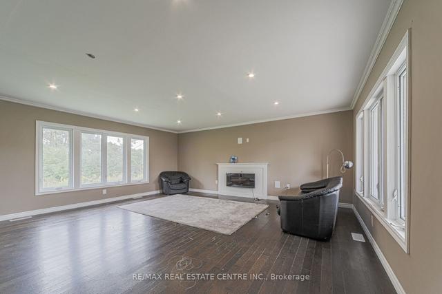 3024 Countryside Dr, House detached with 3 bedrooms, 3 bathrooms and 8 parking in Brampton ON | Image 3
