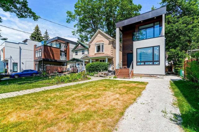 75 Kenilworth Ave, House detached with 3 bedrooms, 5 bathrooms and 3 parking in Toronto ON | Image 1