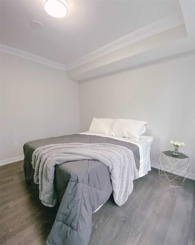 2303 - 10 York St, Condo with 2 bedrooms, 2 bathrooms and 1 parking in Toronto ON | Image 16
