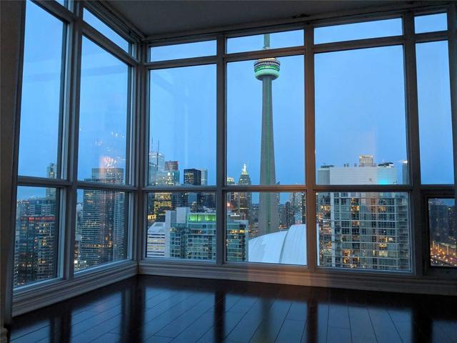 4706 - 15 Fort York Blvd, Condo with 2 bedrooms, 2 bathrooms and 1 parking in Toronto ON | Image 1