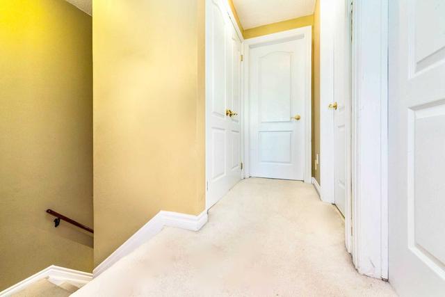 3 - 1051 Cedarglen Gate, Townhouse with 3 bedrooms, 3 bathrooms and 2 parking in Mississauga ON | Image 10