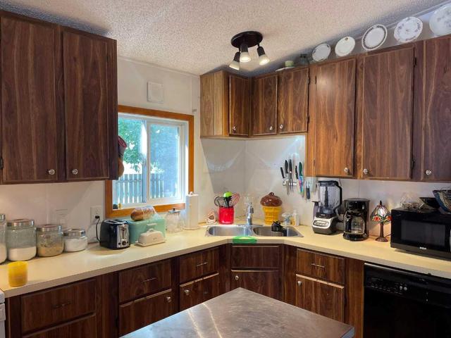 257 - 5344 76 Street, Home with 3 bedrooms, 1 bathrooms and 3 parking in Red Deer AB | Image 6