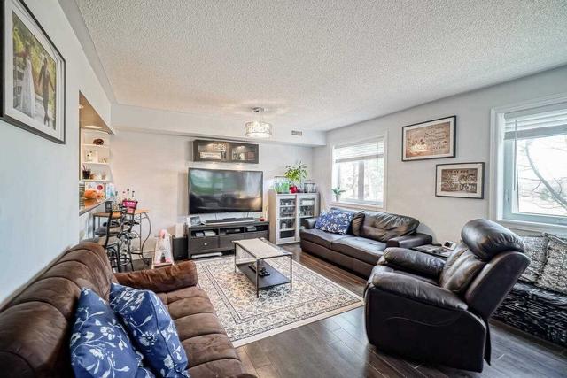 100 - 55 Bristol Rd E, Townhouse with 3 bedrooms, 1 bathrooms and 2 parking in Mississauga ON | Image 3