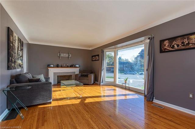 14 Manitou Crescent E, House detached with 5 bedrooms, 2 bathrooms and 4 parking in Loyalist ON | Image 12