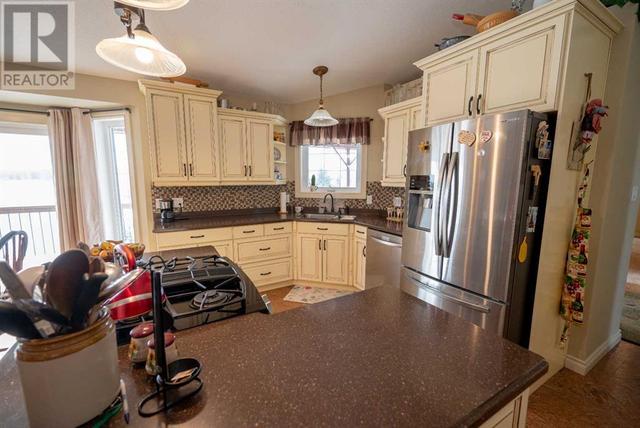 65016 Twp Rd442, House detached with 5 bedrooms, 3 bathrooms and 8 parking in Wainwright No. 61 AB | Image 10