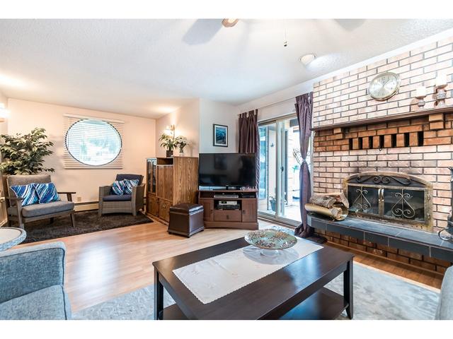 18136 61a Avenue, House detached with 4 bedrooms, 2 bathrooms and 6 parking in Surrey BC | Image 17