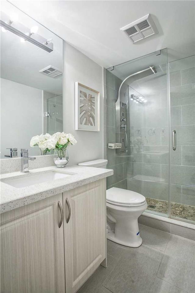 uph5 - 256 Doris Ave, Condo with 2 bedrooms, 2 bathrooms and 1 parking in Toronto ON | Image 21