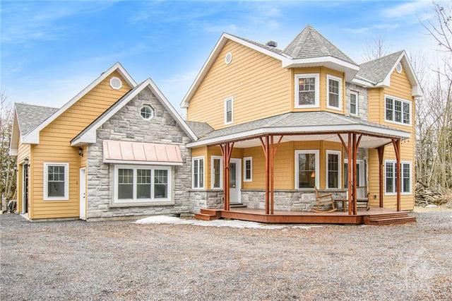 1201 County Road 34 Road, House detached with 4 bedrooms, 3 bathrooms and 8 parking in North Glengarry ON | Image 1