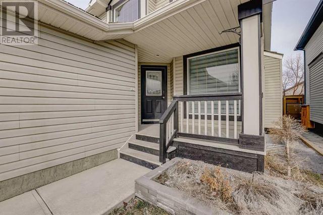 12530 Douglas Woods Road Se, House detached with 5 bedrooms, 3 bathrooms and 2 parking in Calgary AB | Image 3
