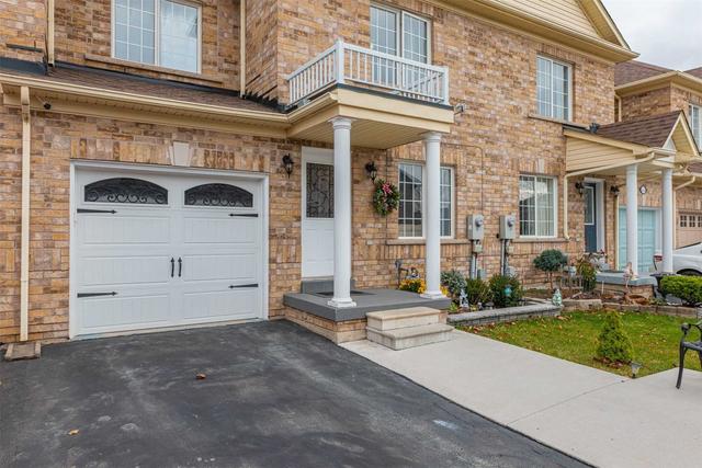 112 Tianalee Cres, House attached with 3 bedrooms, 3 bathrooms and 3 parking in Brampton ON | Image 1