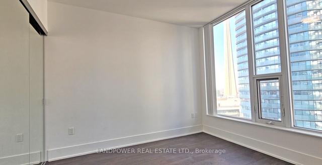 3802 - 10 York St, Condo with 1 bedrooms, 1 bathrooms and 0 parking in Toronto ON | Image 8