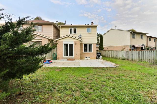 52 Scarfair Ptwy N, House detached with 3 bedrooms, 4 bathrooms and 3 parking in Toronto ON | Image 39