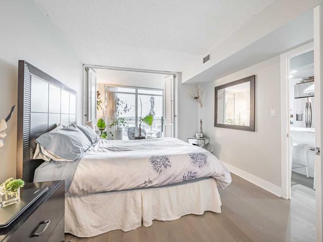 1016 - 550 Queens Quay W, Condo with 1 bedrooms, 1 bathrooms and 1 parking in Toronto ON | Image 9