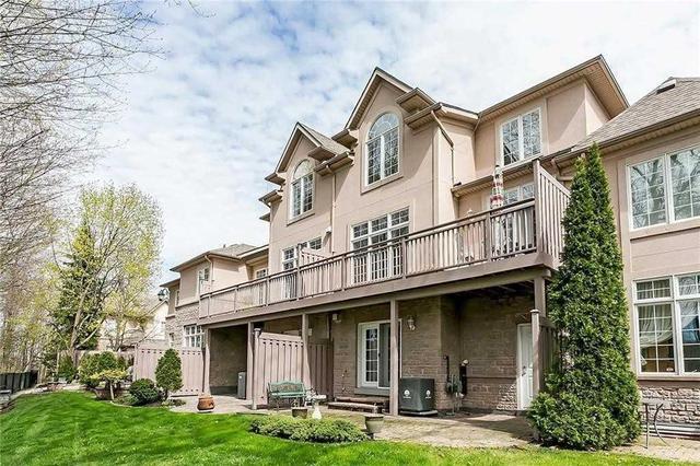 5 - 2303 Hill Ridge Crt, Townhouse with 3 bedrooms, 3 bathrooms and 2 parking in Oakville ON | Image 3