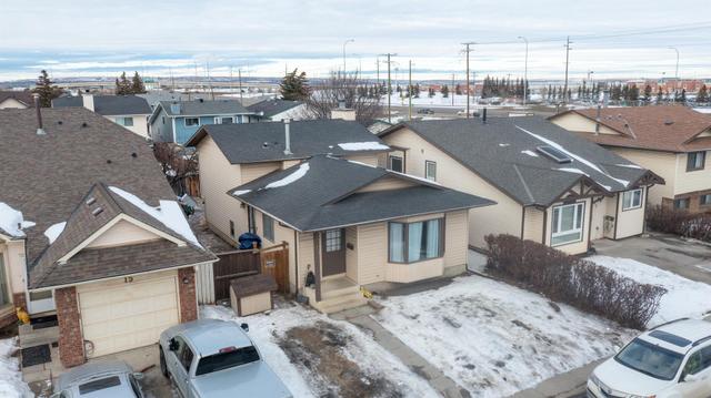 19 Whitlow Crescent Ne, House detached with 5 bedrooms, 2 bathrooms and 4 parking in Calgary AB | Image 42