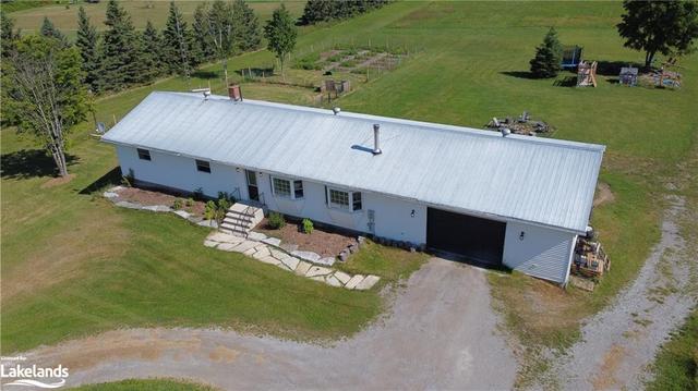 1889 Eagle Lake Road, House detached with 3 bedrooms, 2 bathrooms and 8 parking in Dysart et al ON | Card Image