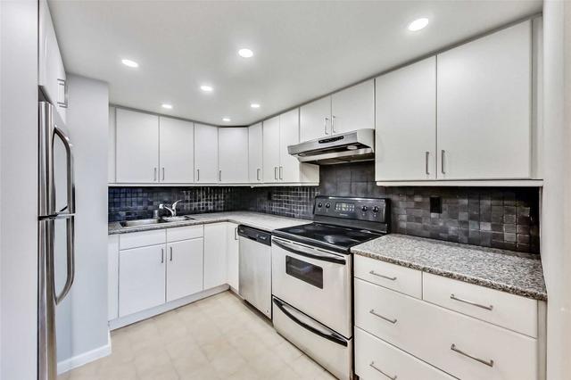405 - 15 Maitland Pl, Condo with 2 bedrooms, 1 bathrooms and 1 parking in Toronto ON | Image 18