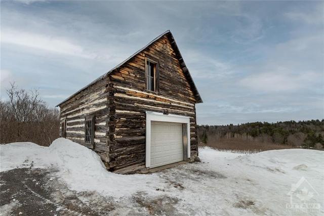 2427 Calabogie Road, House detached with 3 bedrooms, 2 bathrooms and 6 parking in Greater Madawaska ON | Image 23