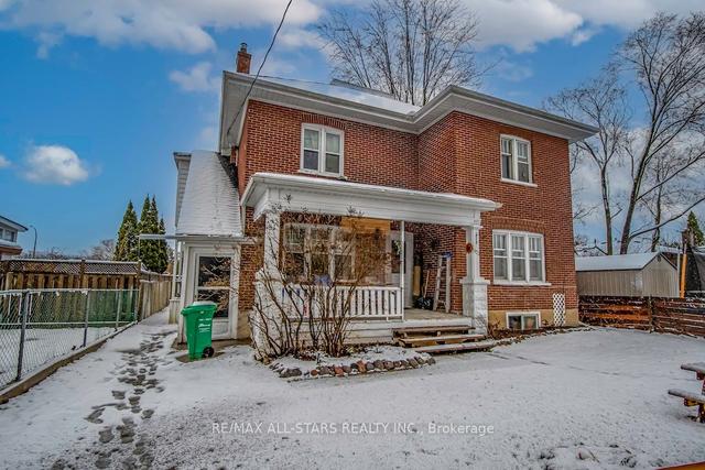 833 Crawford Dr, House detached with 6 bedrooms, 3 bathrooms and 4 parking in Peterborough ON | Image 1