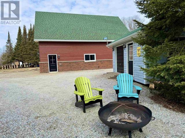 15 Superior St, House semidetached with 6 bedrooms, 2 bathrooms and null parking in Kapuskasing ON | Image 50