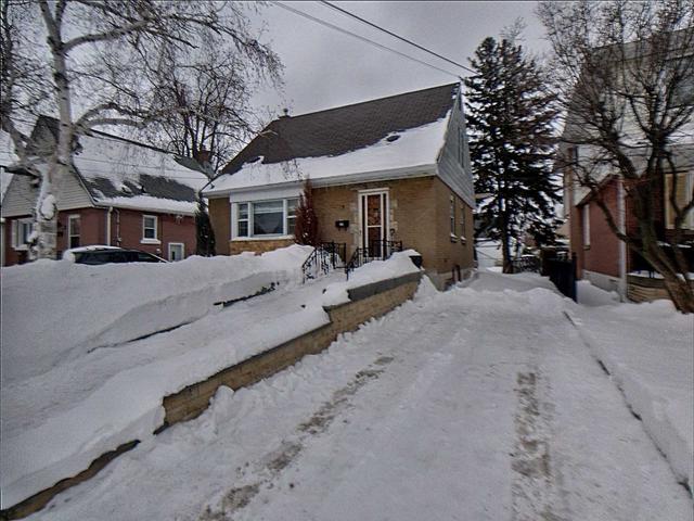165 East 42nd St, House detached with 3 bedrooms, 1 bathrooms and 5 parking in Hamilton ON | Image 1