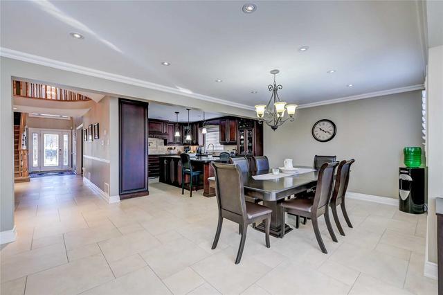 445 Mccaffrey Rd, House detached with 4 bedrooms, 5 bathrooms and 9 parking in Newmarket ON | Image 2