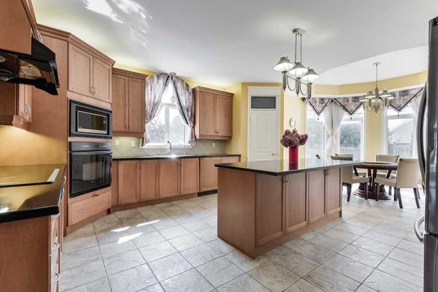 22 Odessa Cres, House detached with 4 bedrooms, 5 bathrooms and 9 parking in Markham ON | Image 3