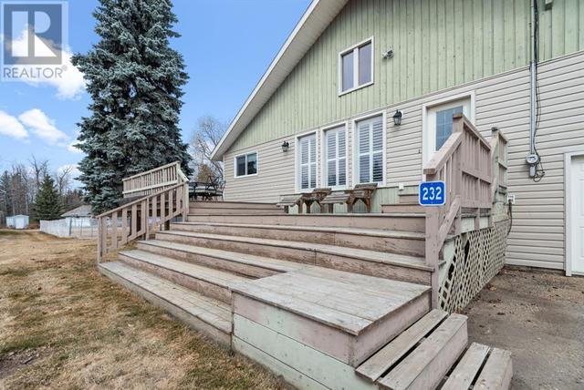 232, - 28128 Township Road 412, House detached with 3 bedrooms, 3 bathrooms and 4 parking in Lacombe County AB | Image 2