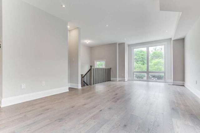 35 Marquette Ave, House semidetached with 4 bedrooms, 4 bathrooms and 2 parking in Toronto ON | Image 4