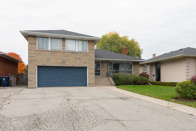 25 Lois Ave, House detached with 3 bedrooms, 3 bathrooms and 8 parking in Toronto ON | Image 12