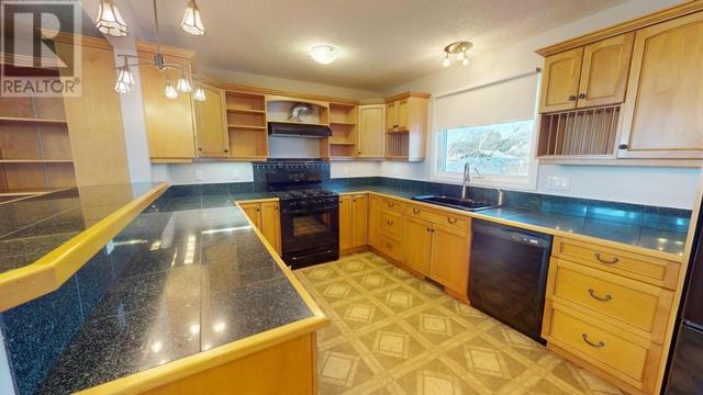11008 101 Avenue, House detached with 3 bedrooms, 2 bathrooms and null parking in Fort St. John BC | Image 5