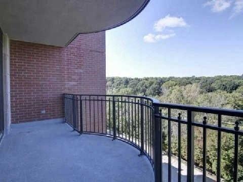 906 - 30 Old Mill Rd, Condo with 2 bedrooms, 3 bathrooms and 1 parking in Toronto ON | Image 5