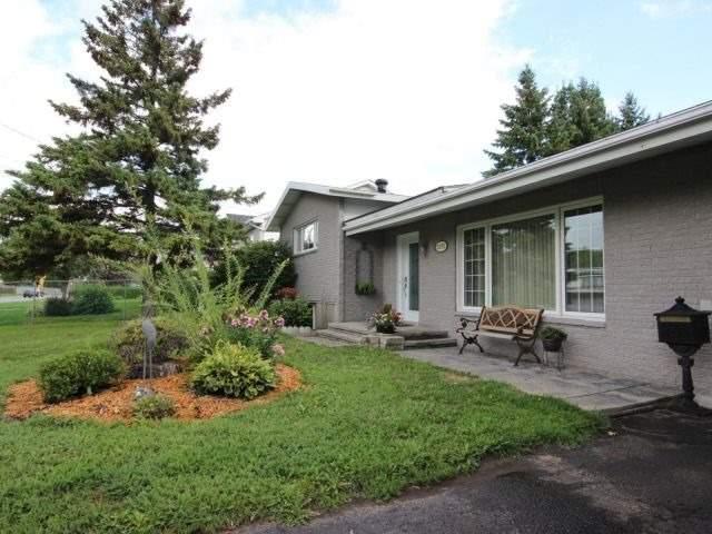 2275 Page Rd, House detached with 4 bedrooms, 3 bathrooms and 12 parking in Ottawa ON | Image 3