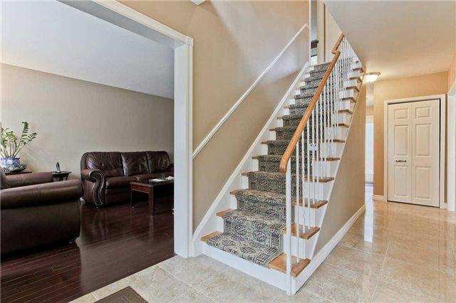 104 Southdale Dr, House detached with 4 bedrooms, 3 bathrooms and 6 parking in Markham ON | Image 3