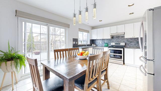 2933 Westoak Trails Blvd, House detached with 3 bedrooms, 4 bathrooms and 4 parking in Oakville ON | Image 9