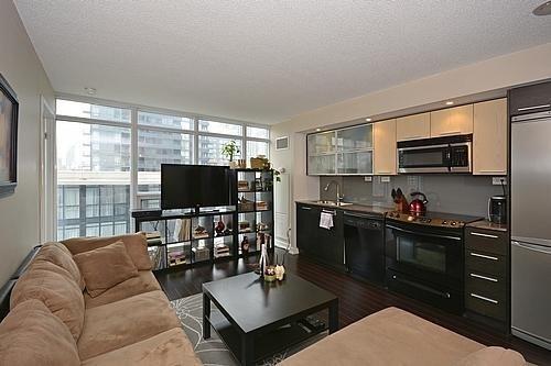 1003 - 25 Capreol Crt, Condo with 2 bedrooms, 2 bathrooms and 1 parking in Toronto ON | Image 1