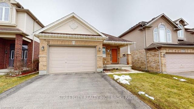 1205 North Wenige Dr, House detached with 2 bedrooms, 3 bathrooms and 3 parking in London ON | Image 1