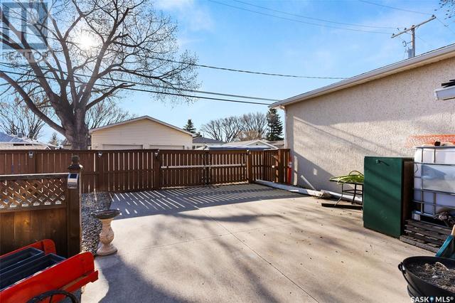 1030 Fort Street, House detached with 4 bedrooms, 2 bathrooms and null parking in Regina SK | Image 35