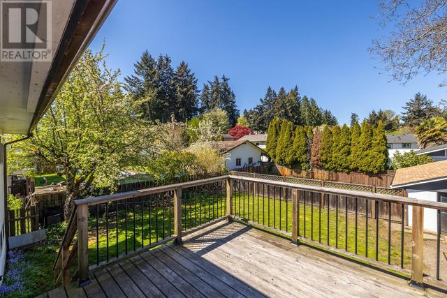 3110 Woodpark Dr, House detached with 4 bedrooms, 2 bathrooms and 4 parking in Colwood BC | Image 31