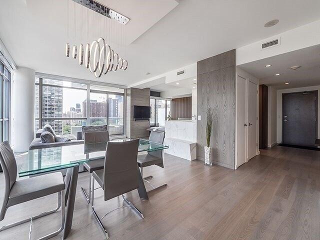1001 - 281 Mutual St, Condo with 2 bedrooms, 1 bathrooms and 1 parking in Toronto ON | Image 6