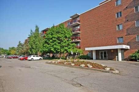 401 - 900 Glen St, Condo with 3 bedrooms, 1 bathrooms and 1 parking in Oshawa ON | Image 1