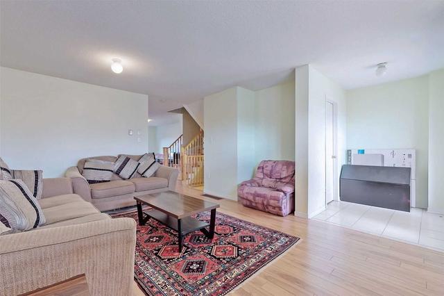 702 Castlemore Ave, House attached with 3 bedrooms, 3 bathrooms and 3 parking in Markham ON | Image 16