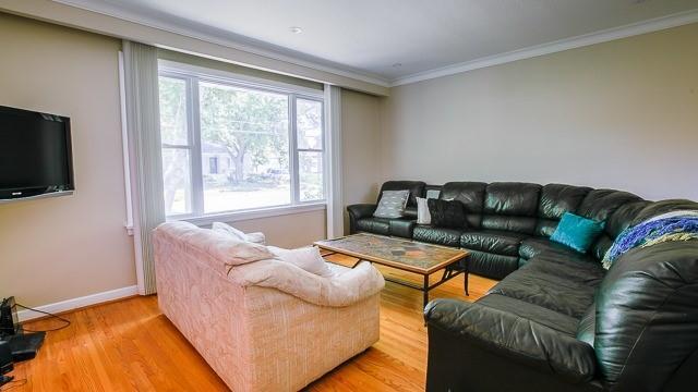 43 Tefley Rd, House detached with 3 bedrooms, 1 bathrooms and 4 parking in Toronto ON | Image 4