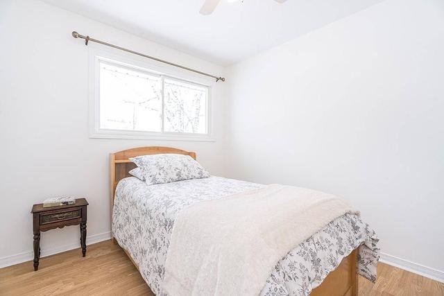 12 John St, House detached with 3 bedrooms, 2 bathrooms and 3 parking in Penetanguishene ON | Image 3