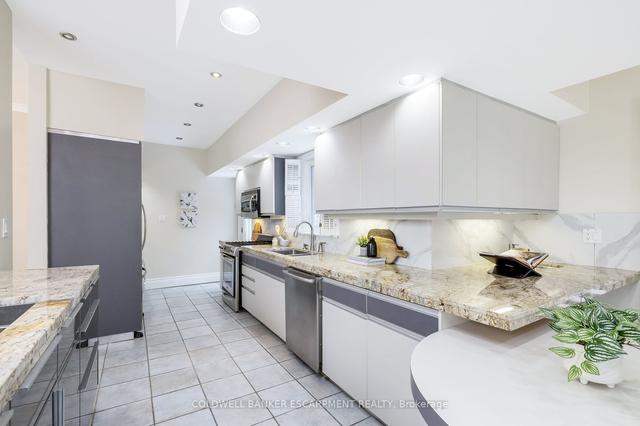 2 Friars Lane, House detached with 2 bedrooms, 5 bathrooms and 12 parking in Toronto ON | Image 4