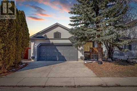 379 Del Ray Road Ne, House detached with 6 bedrooms, 2 bathrooms and 4 parking in Calgary AB | Card Image