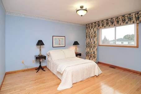 86 Keyworth Tr, House detached with 4 bedrooms, 2 bathrooms and 2 parking in Toronto ON | Image 7